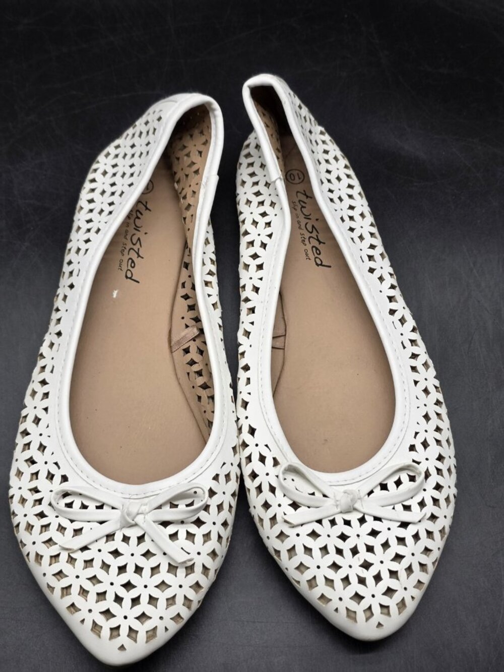 Twisted Lindsay 569 Shoes Womens Size 10 White Floral Ballet Flats Slip On Bow